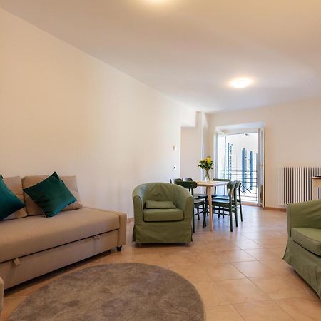 Porta Torre Como Apartment - By Relais Di Giada Buitenkant foto