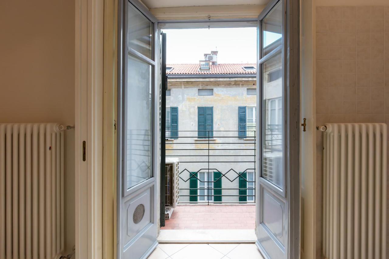 Porta Torre Como Apartment - By Relais Di Giada Buitenkant foto
